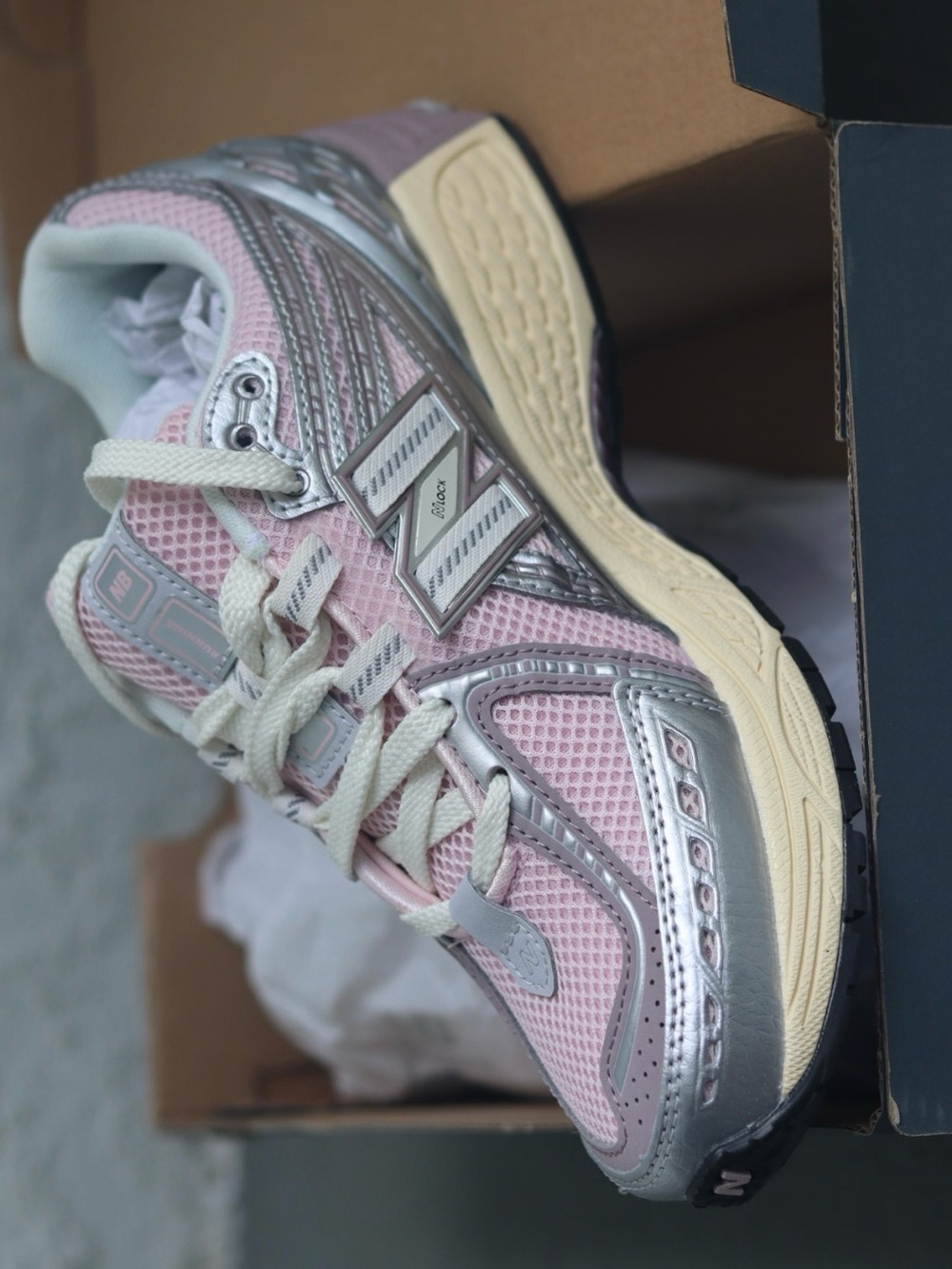 NEW BALANCE 1906 R - Picture 8 of 16